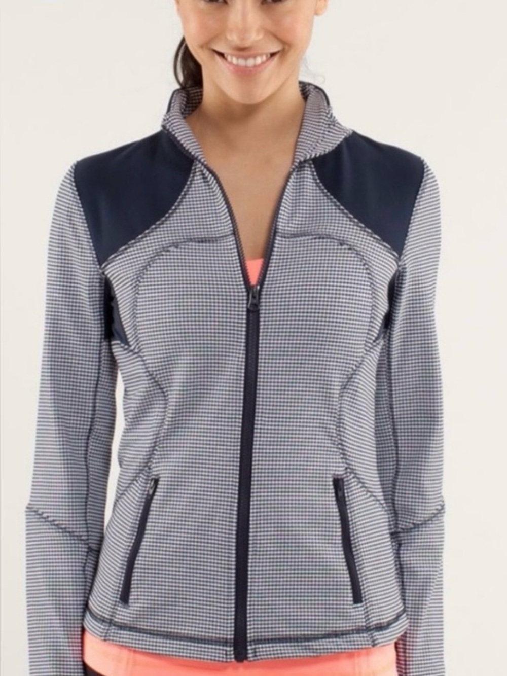 Lululemon Forme full zipper jacket. Size 6